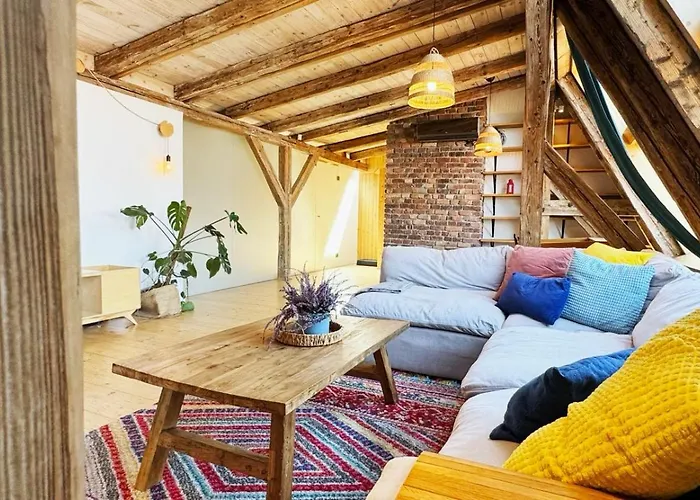 The Barn - Spacious Loft In The Center *