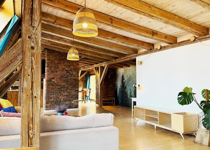 The Barn - Spacious Loft In The Center